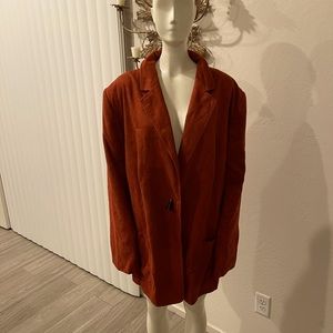 Beautiful coat I just love the button detail